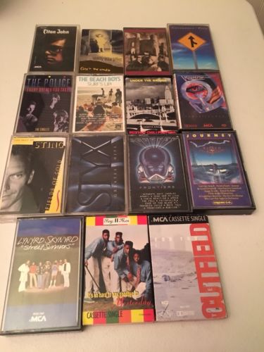 Lot of 28 cassettes U2, Beach Boys, Drifters, Journey