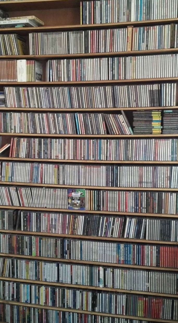Bulk lot of 25 used CDs - Wholesale & Cheap, No doubles at $0.32 each!