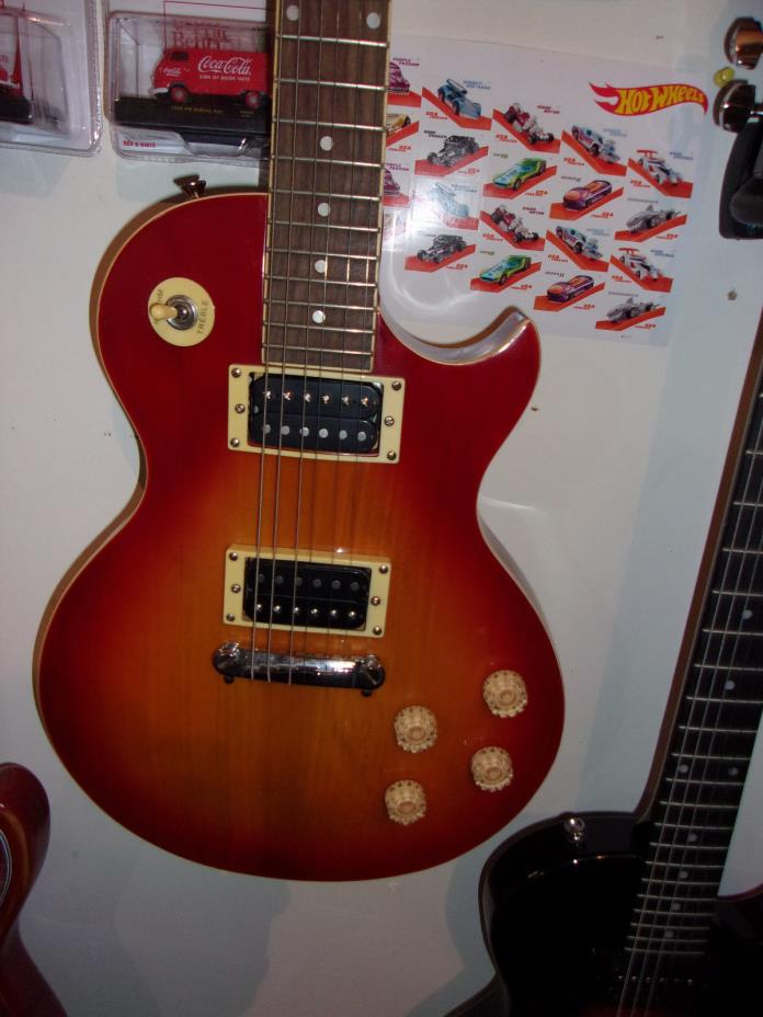 Meistro by Gibson -  Arch top -  Flamed  Sunburst -  HH  - Cream Binding