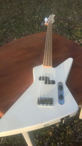 Hondo  Deluxe Series 880 Explorer-style Recent Service/Restoration Brass HW rare