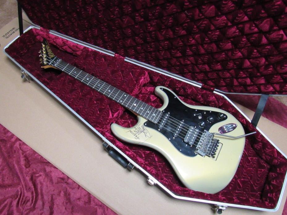 DIMEBAG DARRELL Signed Vintage 80's Kramer Guitar . Champagne Metallic WOW