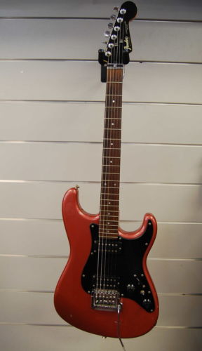 VINTAGE 80's FENDER STRATOCASTER RASPBERRY METALLIC COLOR  W/ HARD CASE