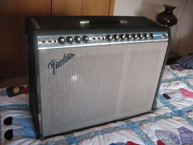 Mid 70's Fender Vibrosonic Guitar Amp 15