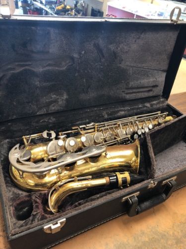 Vito Saxaphone With Case & Mouthpiece 065504 Made In Japan!