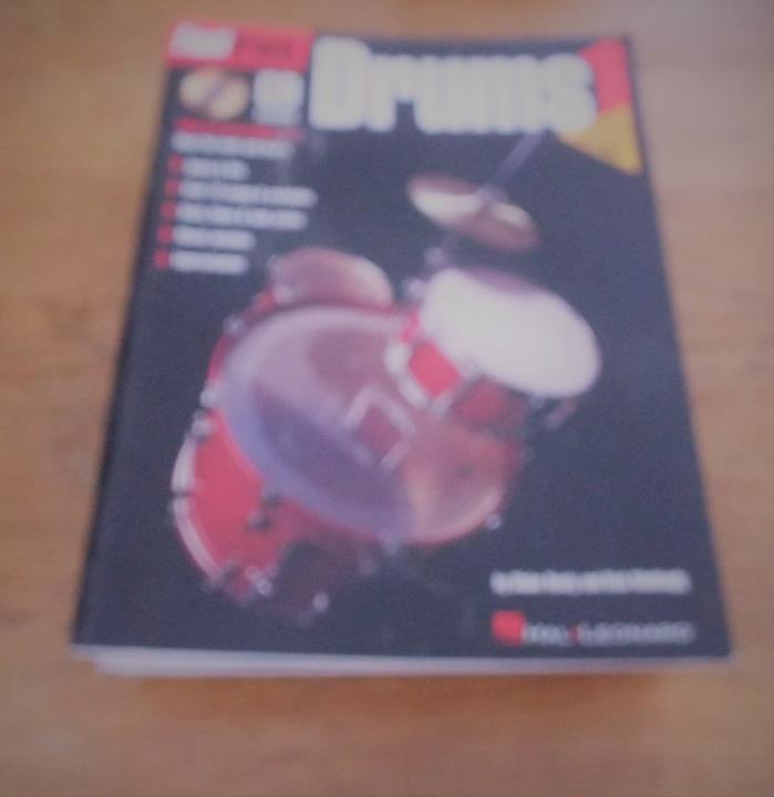 FastTrack Drums 1 Beginner Hal Leonard w / CD Instruction