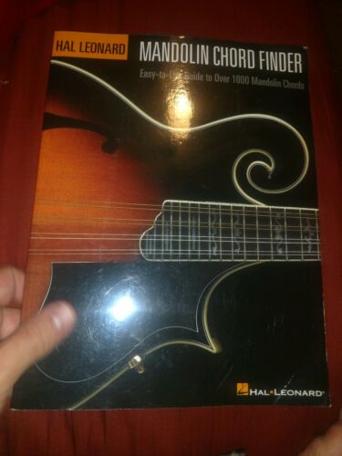 Mandolin Chord Finder: Easy-To-Use Guide to Over 1000 Mandolin Chords by Chad Jo