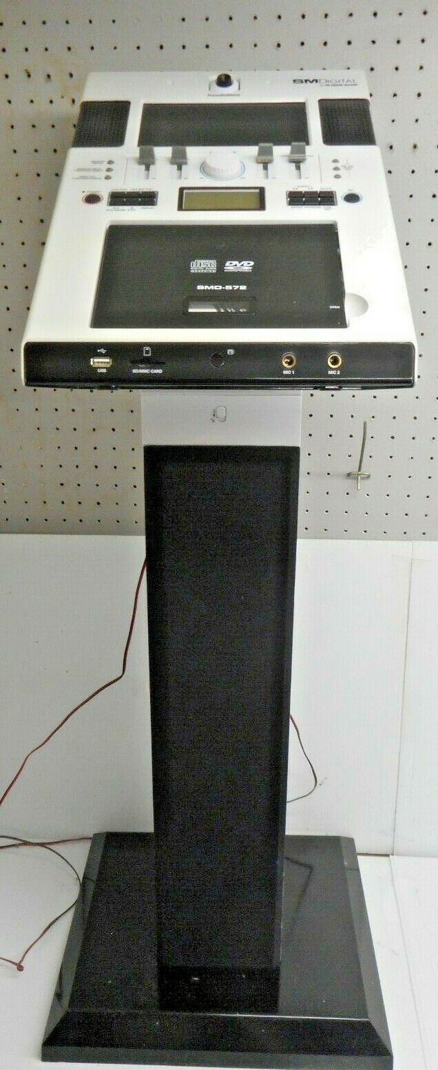 Karaoke The Singing Machine SMD-572 Video Audio with Camera PARTS OR NOT WORKING