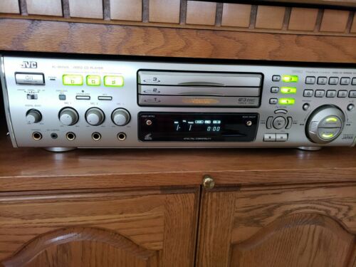JVC Karaoke system 161 CDG DISCS - 2 MICS INCLUDED