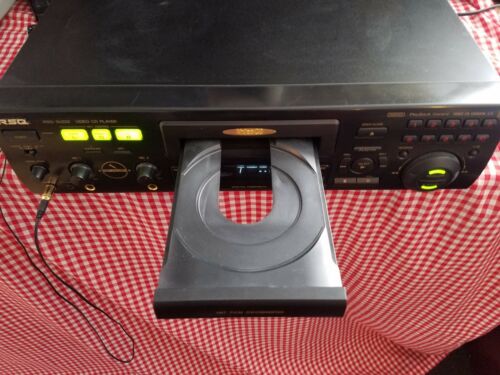 RSQ SV222 Video CD Karaoke Player NTSC PAL  --SOUNDS GOOD-- READY TO PLAY
