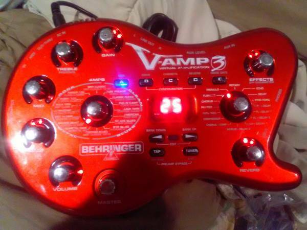 Red Behringer VAMP3 Multi-Effects Guitar Effect Pedal