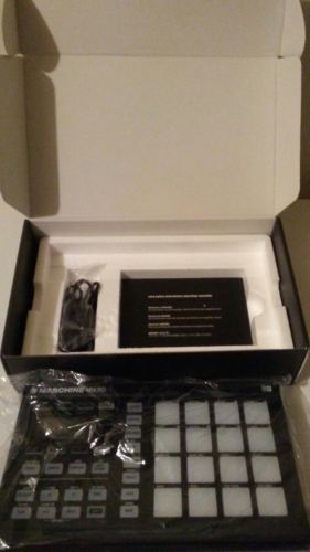 Native Instruments Maschine Mikro MK2 Groove Production Studio, BLACK SEE Detail