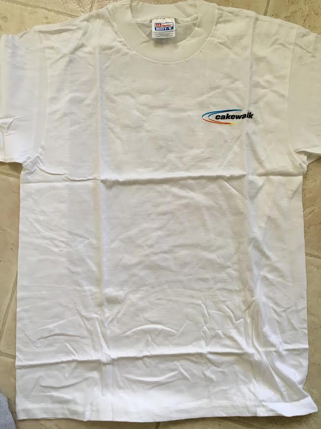 VINTAGE NEVER WORN CAKEWALK SOFTWARE MEDIUM T-SHIRT, EXCELLENT CONDITION