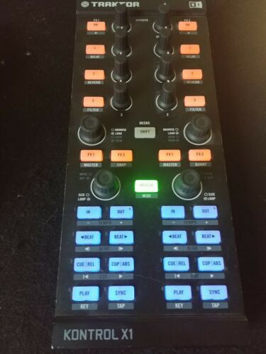 Native Instruments Traktor Kontrol X1 Performance DJ Controller