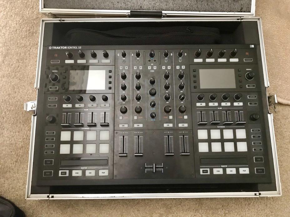 TRAKTOR KONTROL S8 W/Case