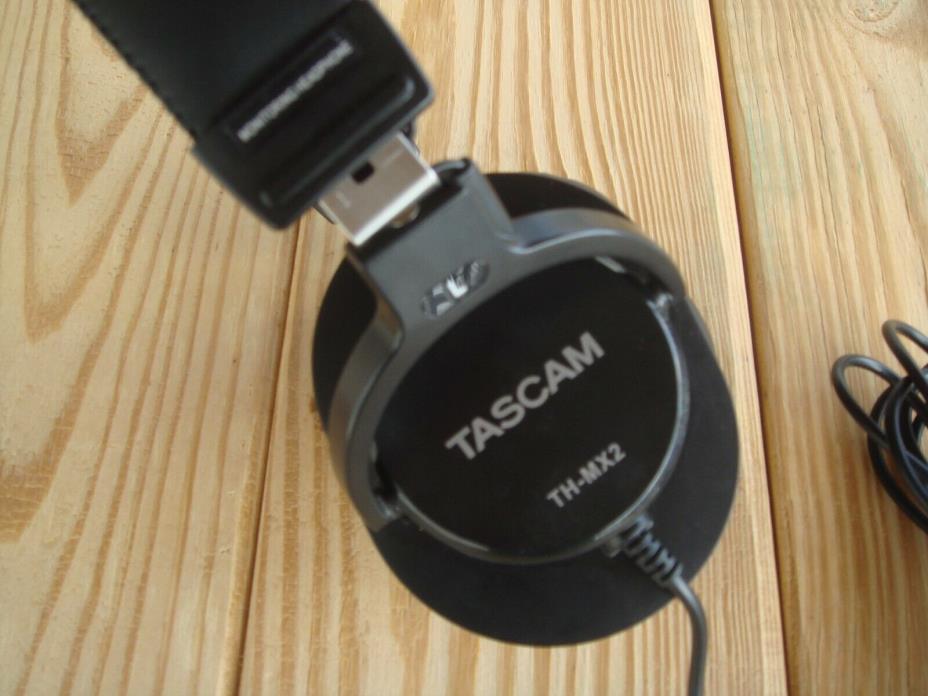 TASCAM TH-MX2 MIXING OVER-EAR HEADPHONES (MB1014551)