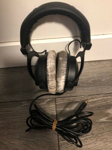 Beyerdynamic DT 770 Pro 80 Ohms Closed Studio Headphones  Mint!!