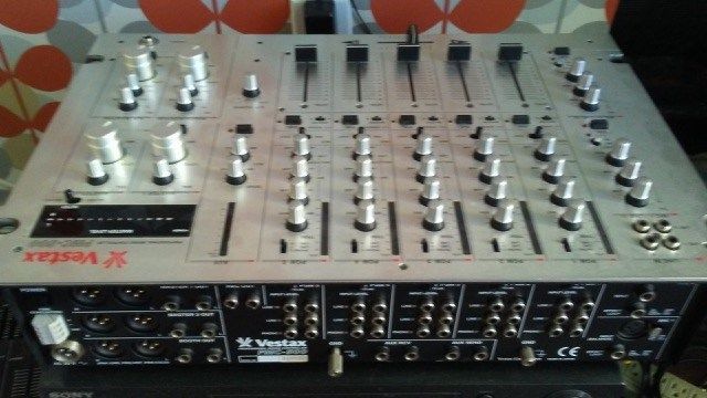 Vestax PMC-500 professional DJ Mixer in perfect condition!