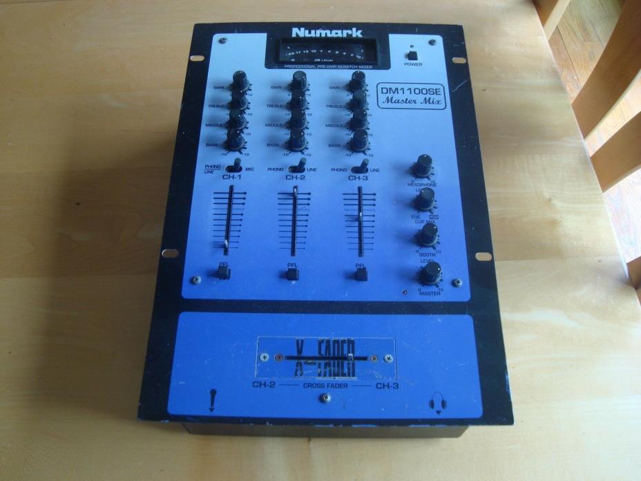 numark studio master control center DM-1100 SE