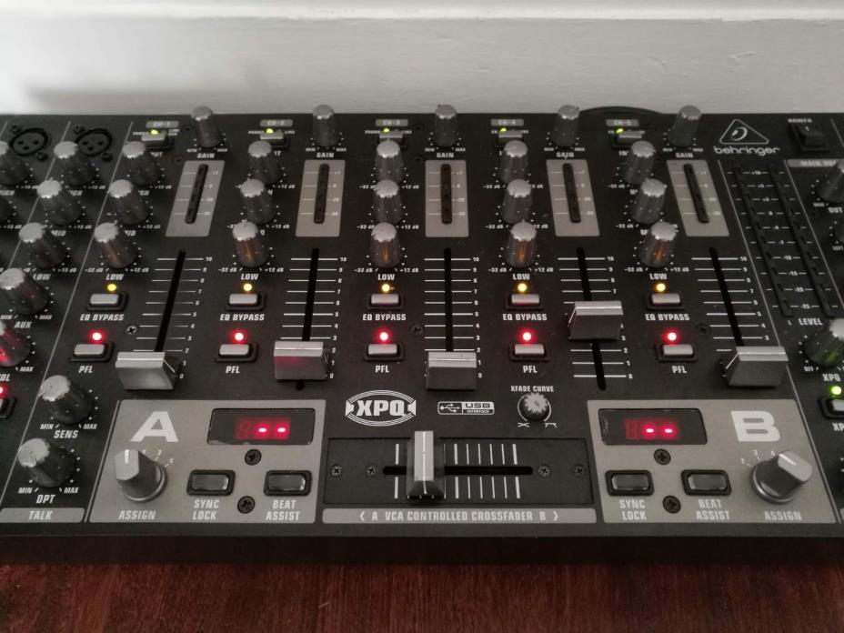 Behringer VMX1000USB Pro 7-Channel 19