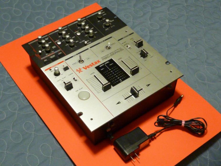VESTAX  PMC-05 PRO SL With sampler, feedback and delay effect / Dust cover.
