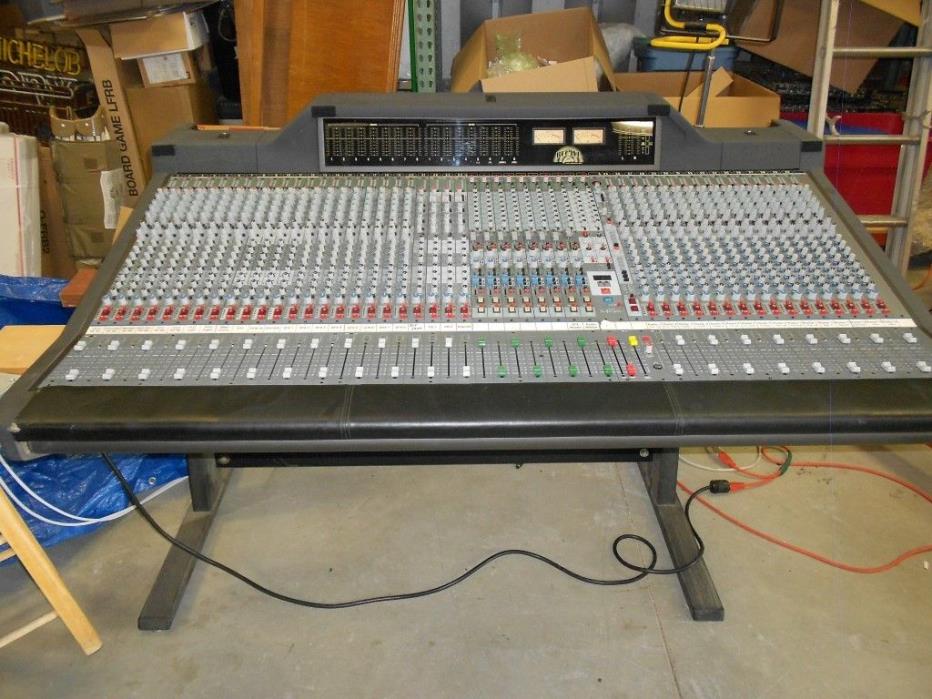 AMEK RECALL MIXING CONSOLE RECORDING OR LIVE. TESTED AND IN GOOD WORKING COND