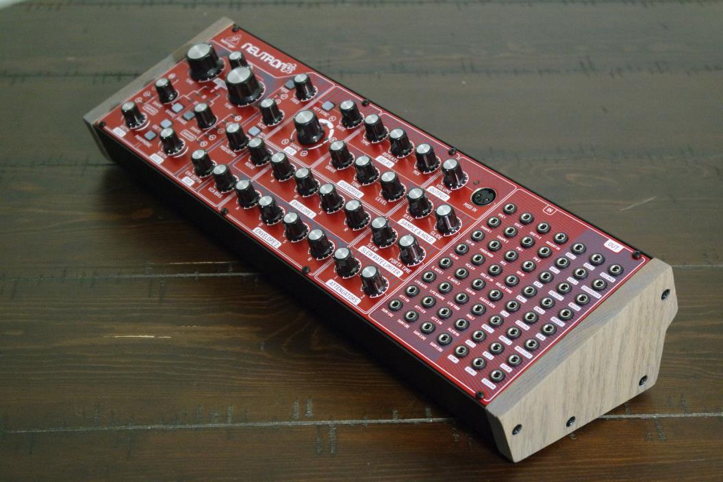 Behringer Neutron/Model D Desktop Synthesizer Solid Oak Cheeks (Gray Stain)