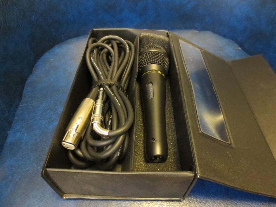 Leader Professional Dynamic Microphone DM-2200 with case and cable