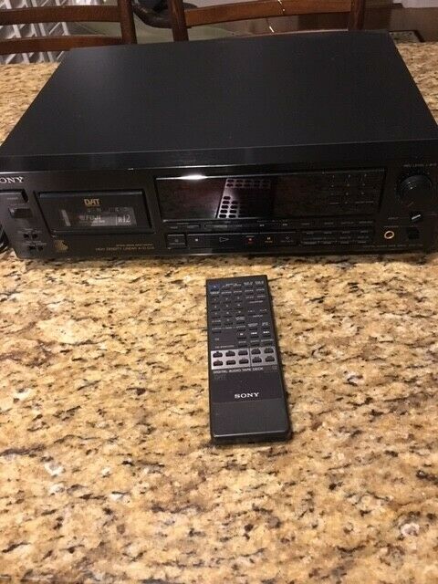Sony DTC-700 Digital Audio Tape Deck w/ Remote & Manual + 10 Tapes!