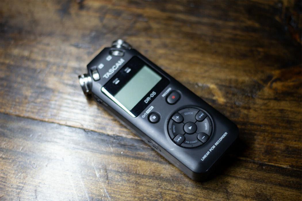 TASCAM DR-05 Digital Recorder with Omnidirectional Microphones
