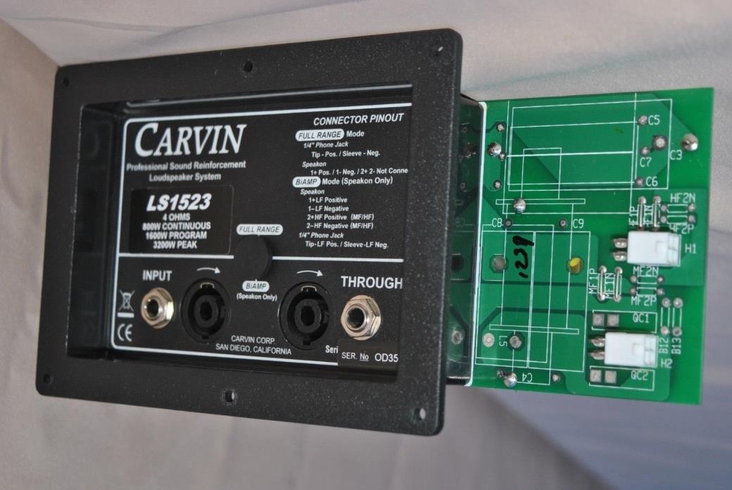 Carvin 800 Watt LS1523 3 Way Crossover with Color Coded Speaker Cables