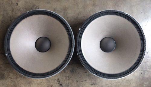 Pair JBL 18