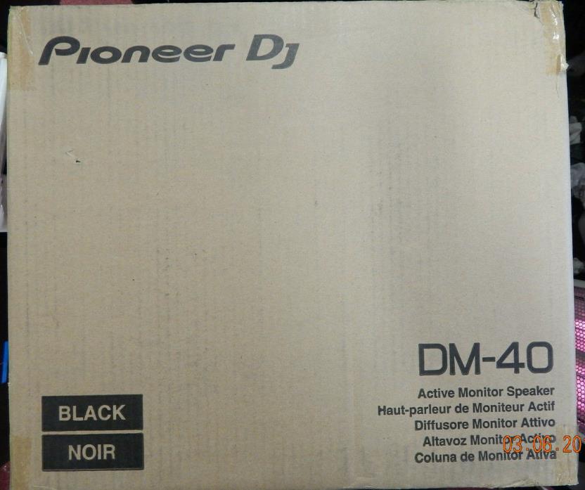 Pioneer DM-40 4-inch 2-Way Bass Reflex Active Monitor Pro Speakers (Black/Pair).