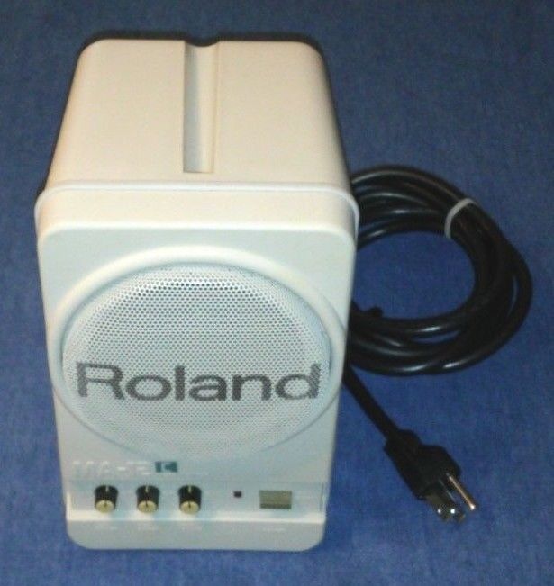 1 Roland MA-12C Stereo Micro Monitor White Looks Nice Works Excellent