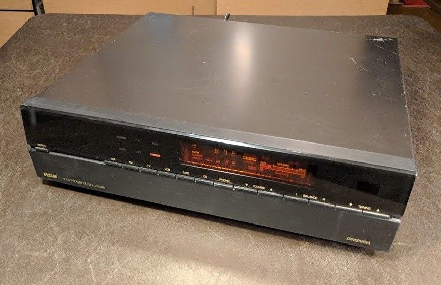RCA Dimensia MPT200 AV Audio Video Control Center Pre-Amplifier - Powers On