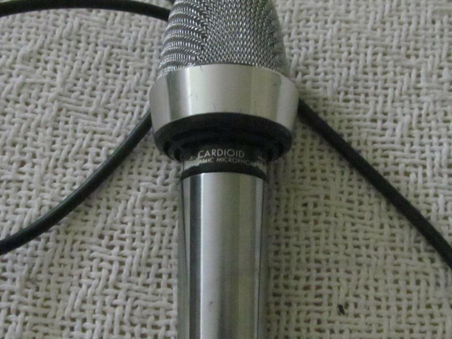 Realistic 33-992D Super Cardioid Dynamic Microphone, used, working. 1/4