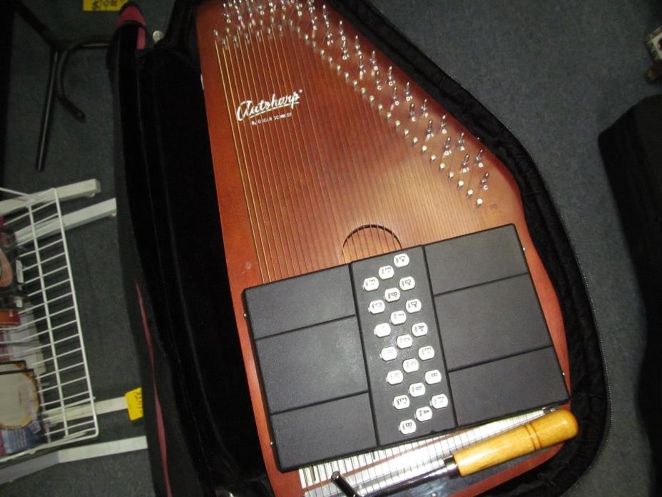 Oscar Schmidt AutoHarp w/ Bag & Tuning Wrench