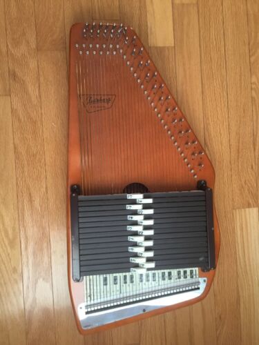 Oscar Schmidt Autoharp w/Original Case