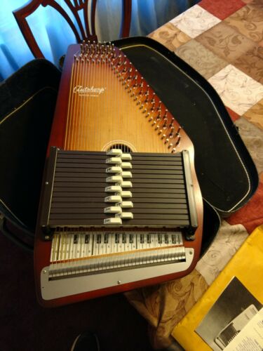Auto Harp by Oscar Schmidt with 36 strings and 15 cords Model 15 EBH/R w/ case
