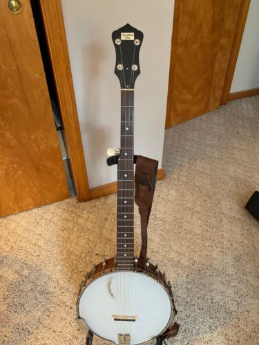 Recording King Madison open back banjo 5 string/case