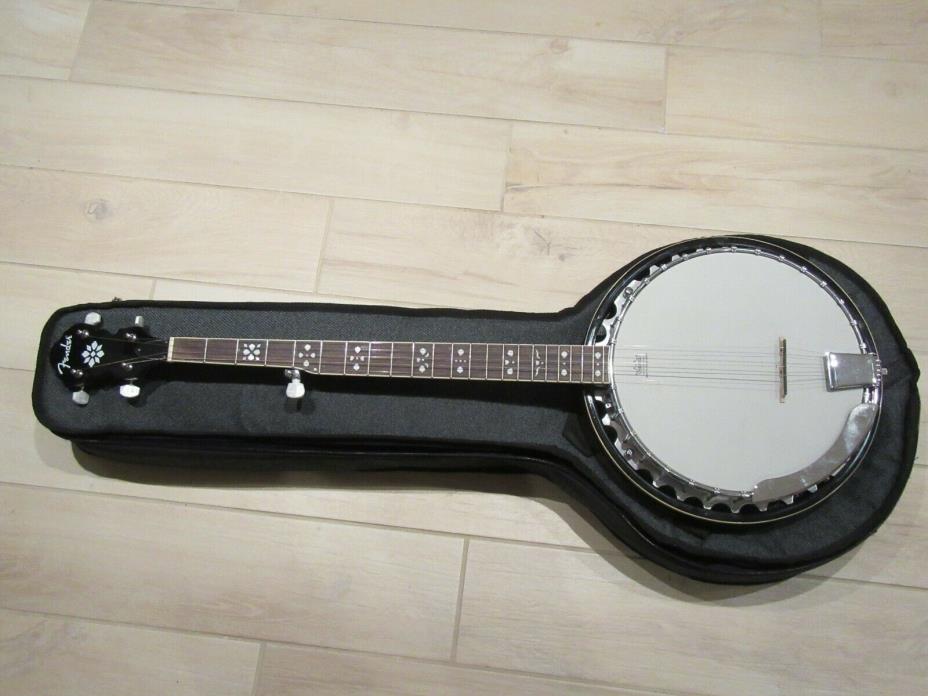 Fender 5-string banjo with the case, model CD07080045