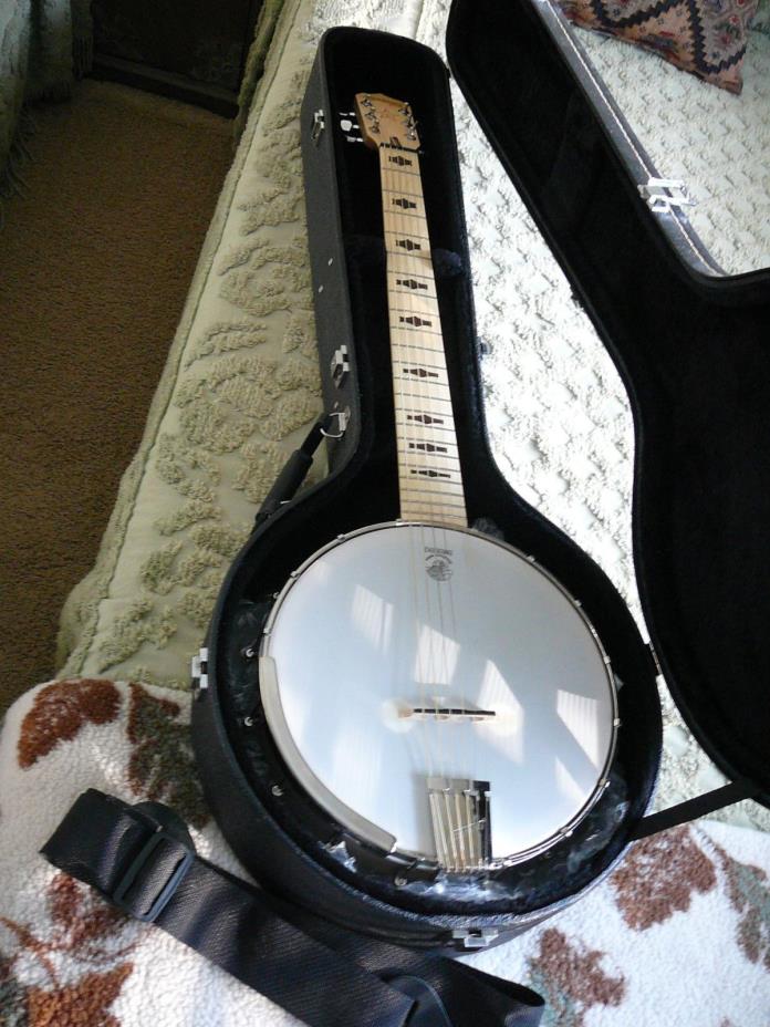 Deering Goodtime 6 String Banjo Mint + extras