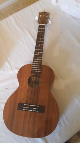 Kamaka ukulele HF - 3