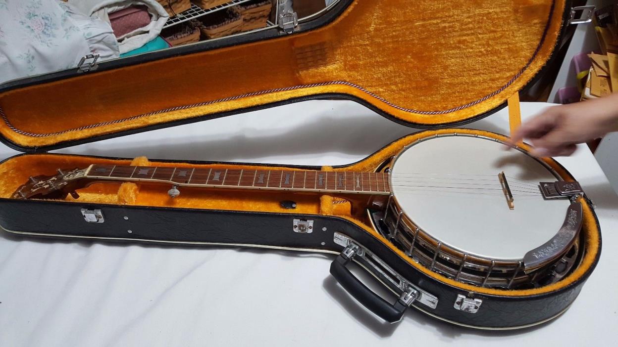 1970s Alvarez Deluxe 5 String Banjo With hard Case Incredible Sound