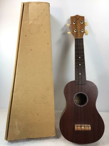 Vintage Raven Ukulele  Made in  Japan Original Box Rare AZ103G Read Description