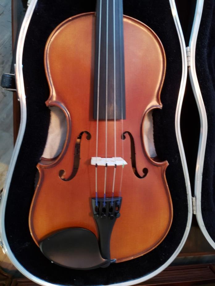 WM Lewis & Son, Somerset 3/4 Violin, Slightly Used