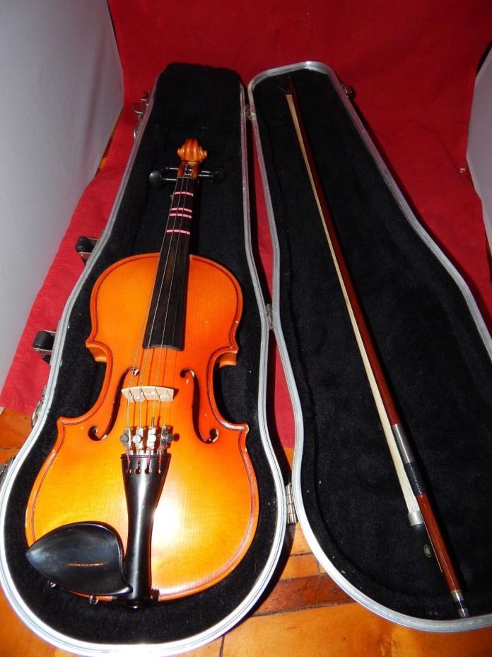 Klaus Mueller Etude anno 1995 model 110Q with case and bow