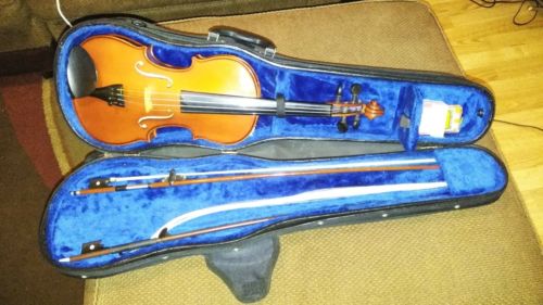 Cremona Violin Model SV175 4/4 Student Model W/ Case + Bow & rosin & pitch pipe.