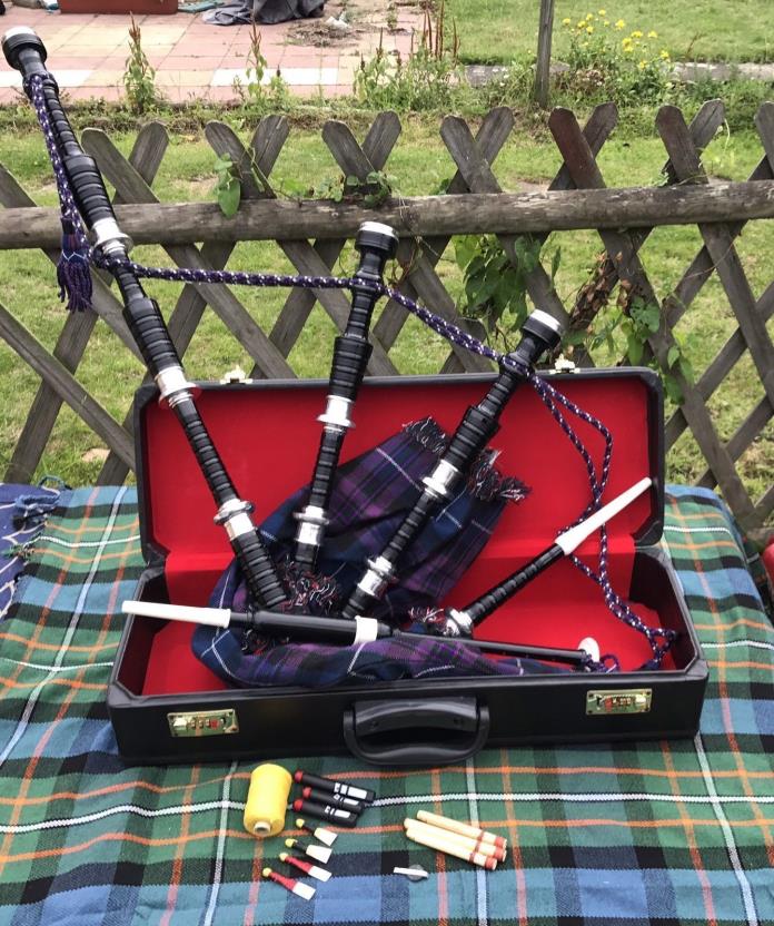 Professional Scottish Highland Bagpipes Silver Mounts Ultra Black Tartan