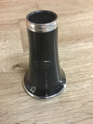 Vito Clarinet Bell - bell bottom has the smoother more round edge (stock#80514)