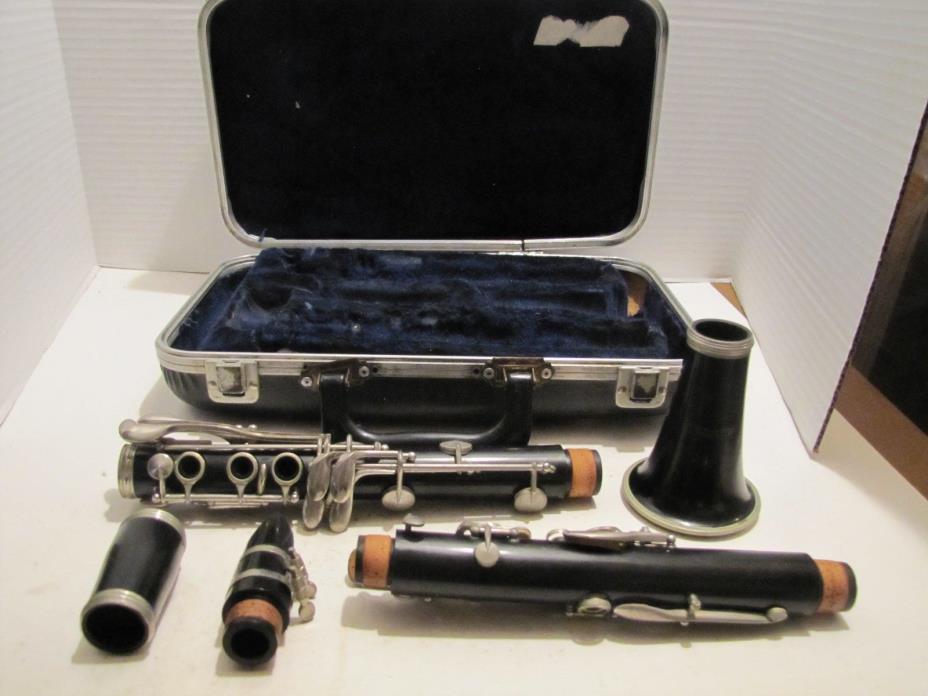 VINTAGE MOENNING ARTISTS MODEL CLARINET IN CASE USED READ